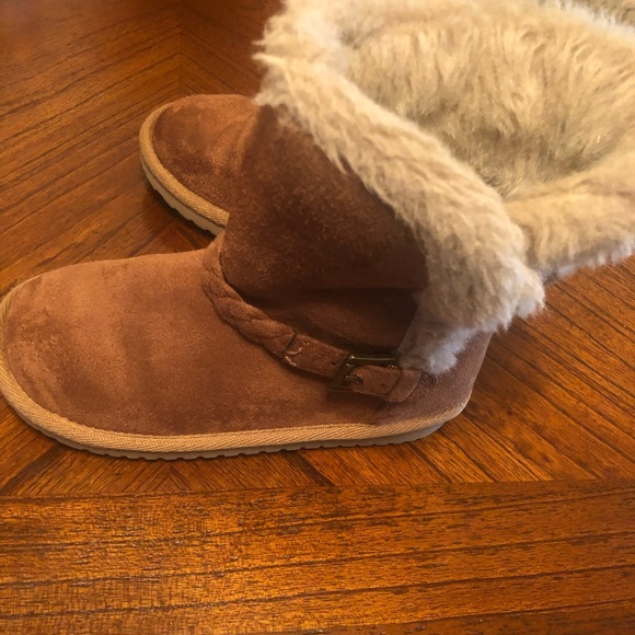 Boots - Picture 4 of 4